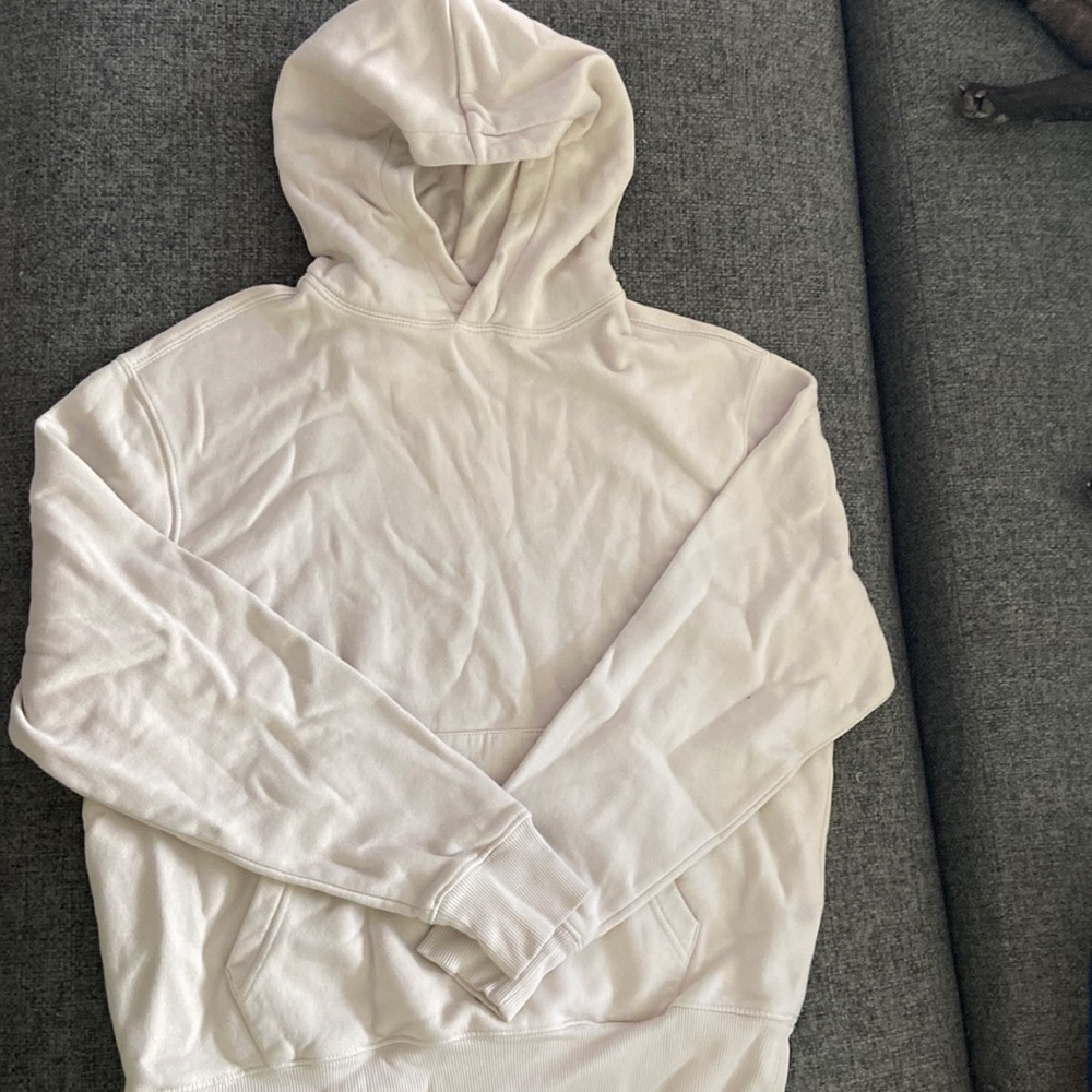 Beige Old Navy hoodie, size small. Pocket on front. Worn, in great condition.